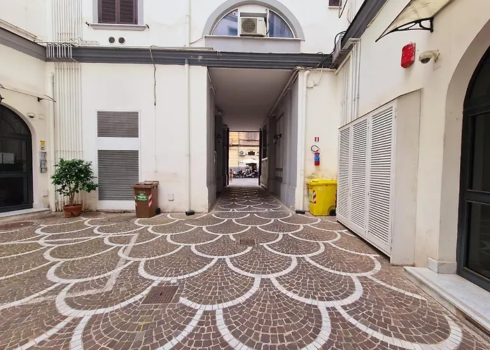 La Gioiosa Naples Inn